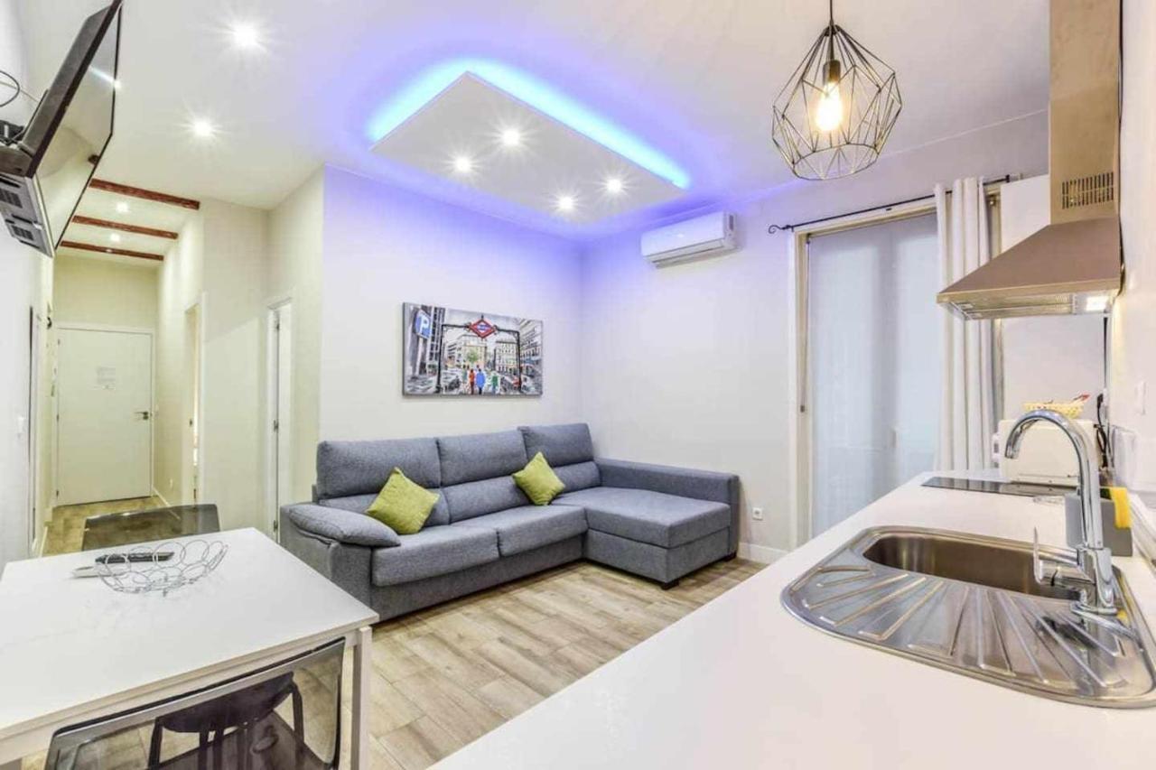Acogedor Apartamento entre Sol Gran Vía y Palacio Madrid Exterior foto